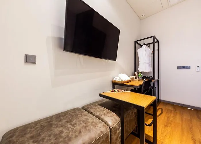 Hotel The Artist Yeonsinnae Seoul