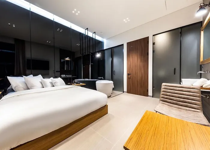 Hotel The Artist Yeonsinnae Seoul
